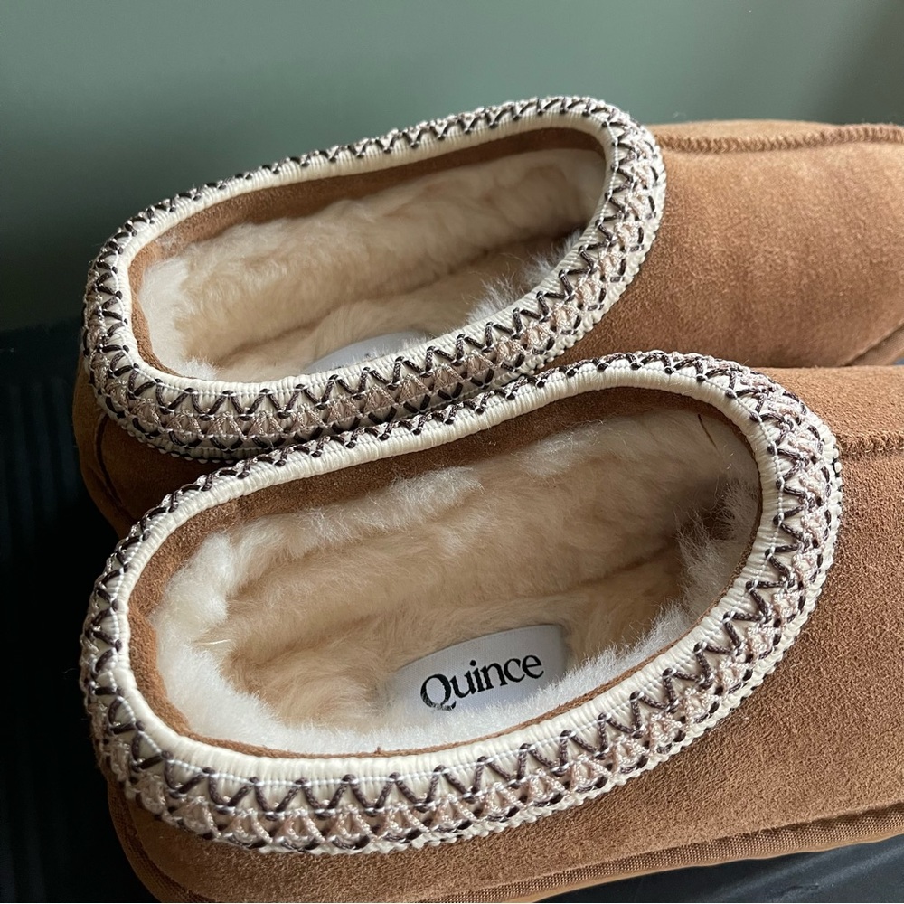 Quince - Australian Shearling Clog Slipper - UGG Tasman - Picture 2 of 6